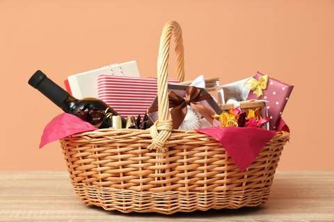 Crafting the Perfect Holiday Wine Gift Baskets: Ideas and Tips